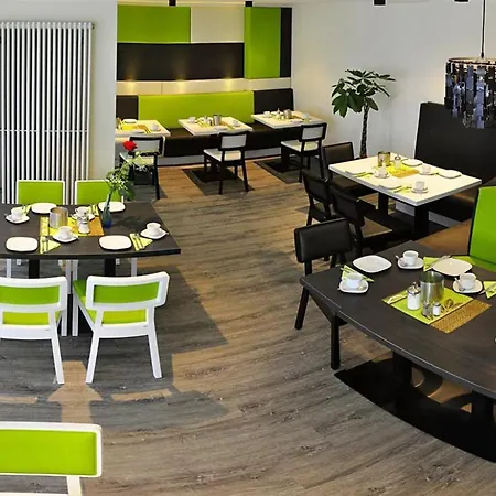 Hotel Amiga Messe 3*