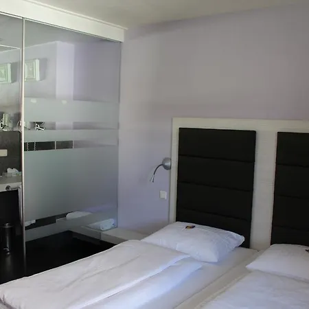 Amiga Messe Hotel 3*